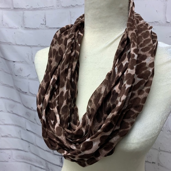 5/$35 💥 Brown Leopard Wrap Scarf - Picture 2 of 4